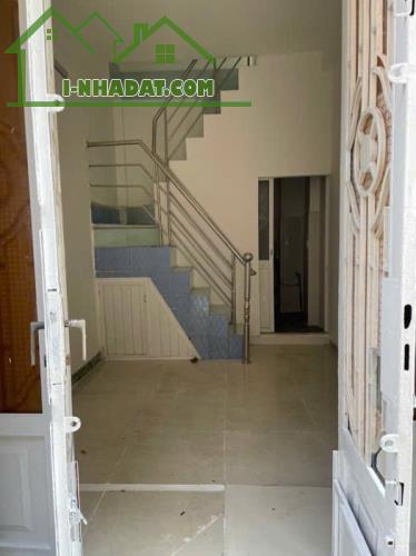 CHƯA TỚI 3 TỶ CÓ HỘ KHẨU Q3 - NHÀ 4 TẦNG- HẺM THÔNG- SÁT MT HOÀNG SA - 2