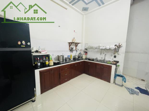 BÁN GẤP NHÀ HUỲNH THỊ HAI QUẬN 12- 55M2, 3 TẦNG HẺM XE HƠI- CHỈ 4 TỶ 800 - 3