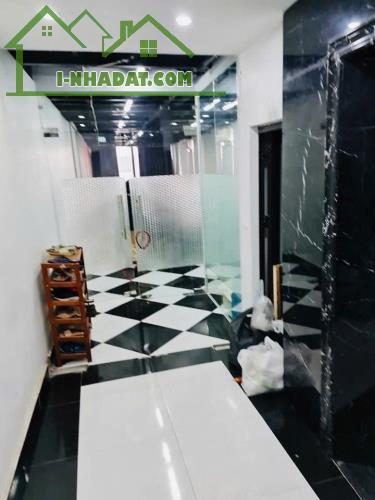 bán nhà mặt phố nguyễn trãi – 8 tầng thang máy – dòng tiền 200tr/tháng – giá rẻ - 1