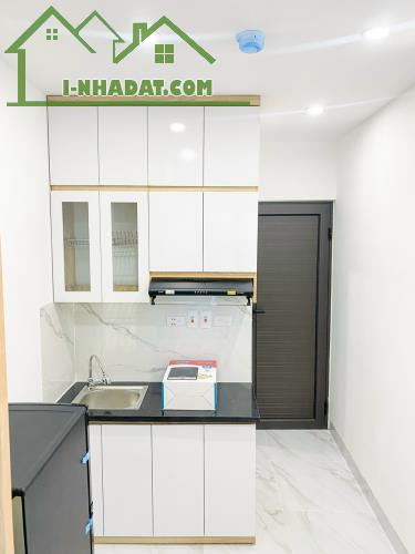 Bán nhà Trọ ngay ĐH Công Nghệ GTVT 80m 8 tầng 24 phòng KK, Doanh thu 130tr/ Tháng.