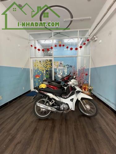 BÁN NHÀ MẶT TIỀN Nguyễn Sơn, Tân Phú 4 tầng 100m2 (4x25). Kinh doanh đỉnh. Giá chỉ 20,9 tỷ