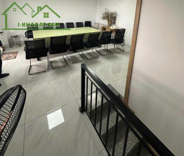 HOA HẬU PHỐ NGỌC LÂM 135M, 6T, MT7.5M, VỈA HÈ RỘNG, THANG MÁY, KINH DOANH BẤT CHẤP.