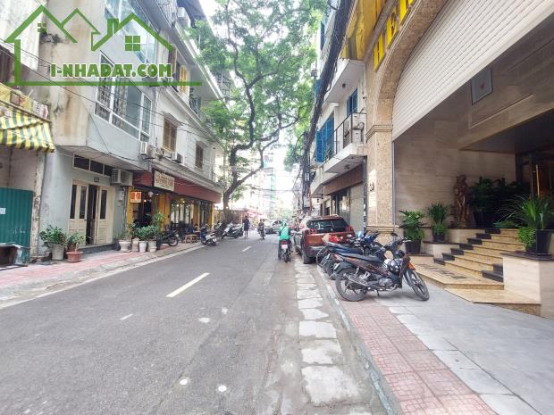 Bán nhà mặt phố quận Ba Đình 220, 11 tầng, 2 thoáng, 2 thang máy, full nội thất cao cấp - 2