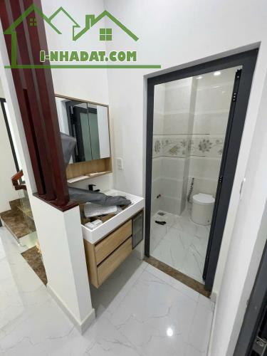 Bán nhà 5 tầng, 11PN, 34m², ngõ B1, P.1, Tân Bình, HCM - Sổ đỏ