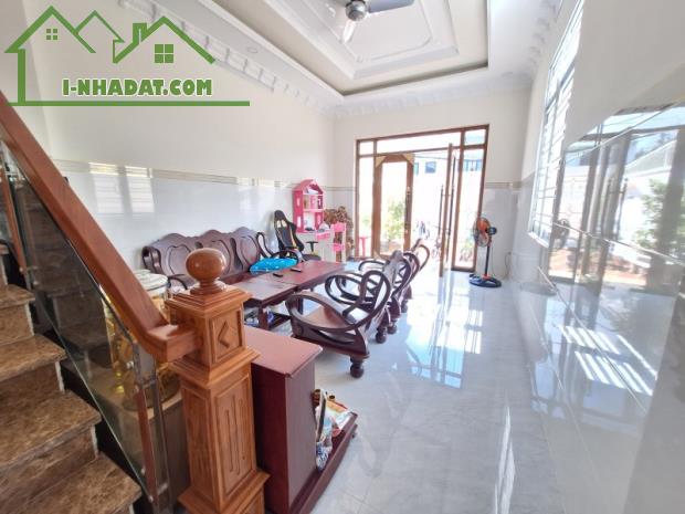 Bán nhà 65m2, 3 tầng, 2PN, 2WC, Linh Xuân, Thủ Đức - 4.95 tỷ - 4