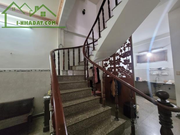 Bán nhà 65m2, 3 tầng, 2PN, 2WC, Linh Xuân, Thủ Đức - 4.95 tỷ - 1