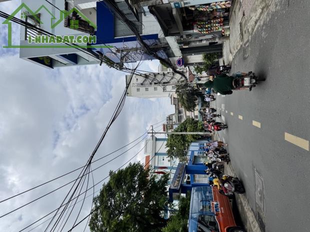 Nhà hẻm xe hơi đường Đất Thánh phường 6, Quận Tân Bình