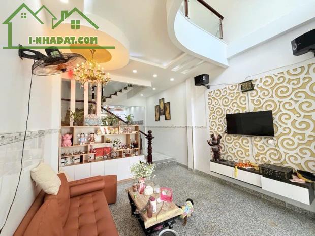 NHỈNH 6 TỶ - KÊNH TÂN HOÁ - TÂN PHÚ - GIÁP QUẬN 11 - NHÀ MỚI