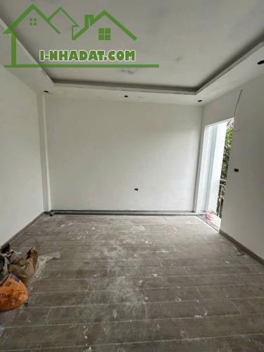 Bán nhà Phố Thạch Bàn. Gần Aeon Long Biên. Sân Cổng Riêng Biệt. 52m x 5T. Lh 0965858116 - 2