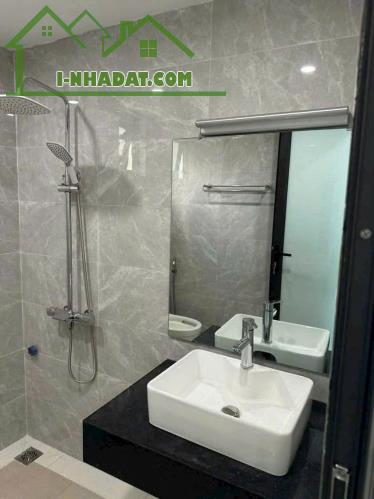 Bán nhà Phố Thạch Bàn. Gần Aeon Long Biên. Sân Cổng Riêng Biệt. 52m x 5T. Lh 0965858116 - 3