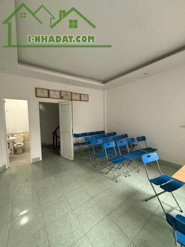 Siêu Hiếm! Phố Kim Mã 21m2 3 tầng mặt tiền 3.8m ô tô vào chỉ 10m ra mặt phố giá 5.9 tỷ