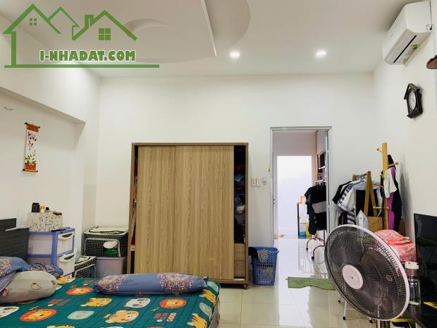 Bán Nhà 1Trệt 2Lầu Mặt Tiền Đường 30/4 Phường Trung Dũng , Biên Hoà 80m2 giá 12,9 tỷ