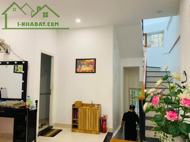 Bán Nhà 1Trệt 2Lầu Mặt Tiền Đường 30/4 Phường Trung Dũng , Biên Hoà 80m2 giá 12,9 tỷ - 1
