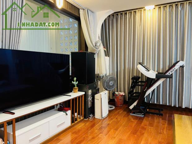 Quận 6,Gần MT Bà Hom, Ô tô, ngang 6 m, Nhà 4 tầng, 90 m2, giá rẻ. - 2