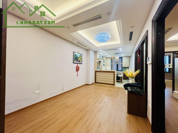 Bán căn hộ chung cư đường Lê Văn Lương, Khu đô thị Trung Hòa Nhân Chính, nhà đẹp ở l