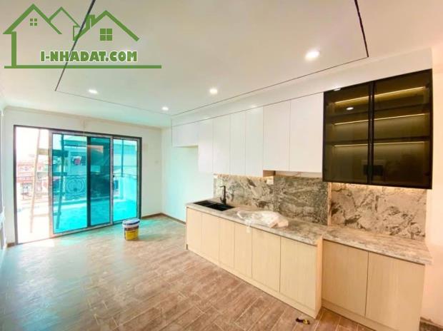 Bán nhà đẹp mặt ngõ phố Đê La Thành 35m2 6tầng thang máy 8 tỷ Ba Đình - 2