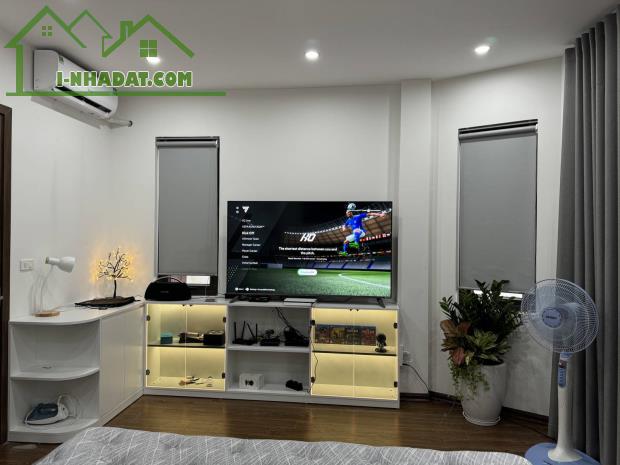 Nhà Lô Góc 6 Tầng, Kinh Doanh Sầm Uất, Ô Tô Vào Nhà - Vị Trí đắc địa Long Biên - 1