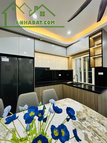 Linh Đàm - Quận Hoàng Mai - Căn hộ Chung cư 2 mặt View Hồ Linh Đàm, sổ đỏ, 91m2 * 3 ngủ - 1