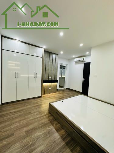 Linh Đàm - Quận Hoàng Mai - Căn hộ Chung cư 2 mặt View Hồ Linh Đàm, sổ đỏ, 91m2 * 3 ngủ