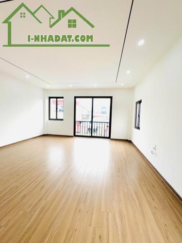 Nhà 6 tầng Nguyễn Văn Cừ, thang máy, lô góc 3 thoáng, ô tô sát nhà, 51m, MT 5m, nhỉnh 9 tỷ - 2