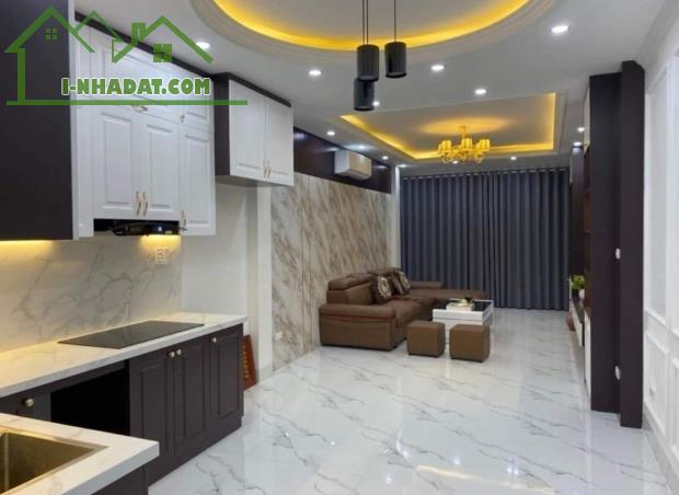 Bán nhà Nguyễn Văn Cừ - Long BIên,Gần oto,Dt 40m,MT 3,7m, giá 6 tỷ - 1