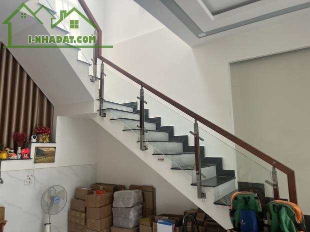 Bán nhà 2 Tầng vị trí KINH DOANH có tên đường hẳn hoi, giá cực sock,gần chợ Tân Bình - 2