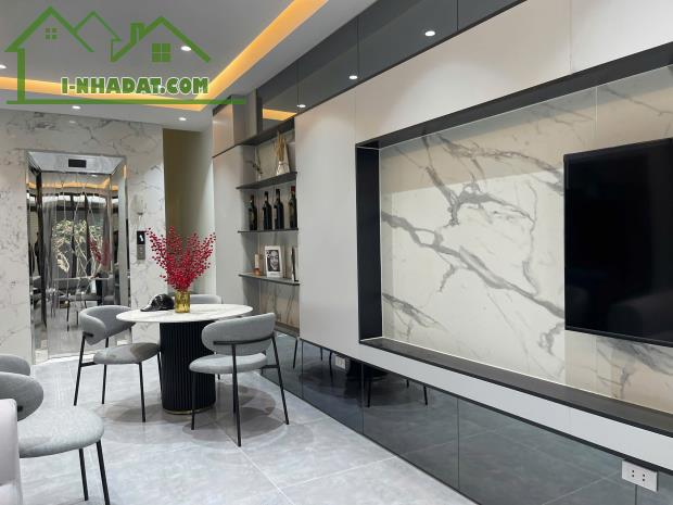 Hiếm ô tô vào nhà, thang máy, cách 1 nhà ra phố Ngô Thì Sỹ 5 tầng 33m2 full nội thất ở tốt - 1