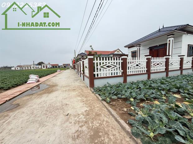 Chủ cần tiền bán nhanh lô đất có tiềm năng sinh lời cực cao đối diện bãi tắm thị trấn - 4