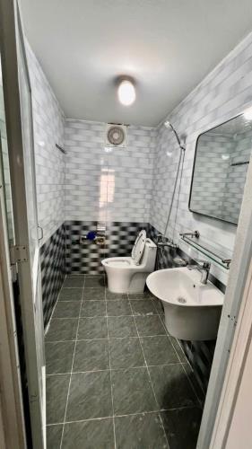 Bán nhà Bà Triệu có nhà cần chuyển nhượng kín: 80m, 5 tầng, oto qua, kinh doanh tốt- dòng - 3