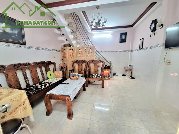 Bán Nhà Riêng 3 Tầng ,Ngang Rộng 8,2m ,Trần Xuân Soạn, Q.7,Giá 4.6 Tỷ.