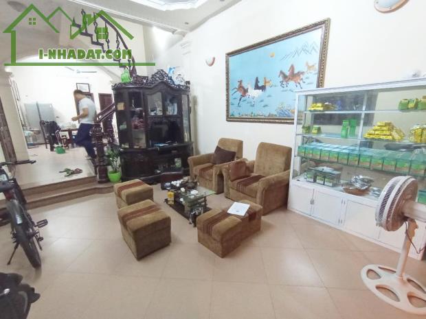 Bán Nhà Sân Vườn Lạc Long Quân - Tây Hồ. Lô Góc. DT 100M2. MT 5,5M - 3