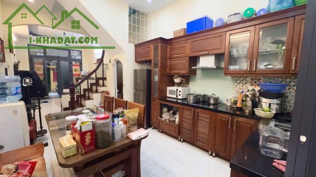 Phân lô Hào Nam,2 thoáng,30m ra mặt phố,ngõ thông, 46m 4 tầng, Giá 10.6 tỷ. Lh 0796193699 - 4