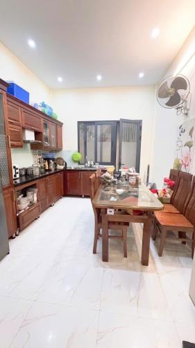 Phân lô Hào Nam,2 thoáng,30m ra mặt phố,ngõ thông, 46m 4 tầng, Giá 10.6 tỷ. Lh 0796193699 - 3