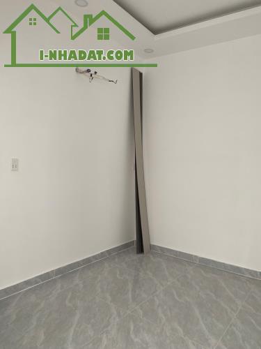 Nhà cấp 4 mới xây 5x22m, SHR, cách KCN Cầu Tràm chỉ 500m