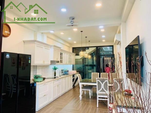 BÁN NHANH NHÀ PHÂN LÔ PHỐ HUỲNH THÚC KHÁNG 45M2 - 4 TẦNG - 4M - 15.5 TỶ - Ô TÔ VÀO NHÀ