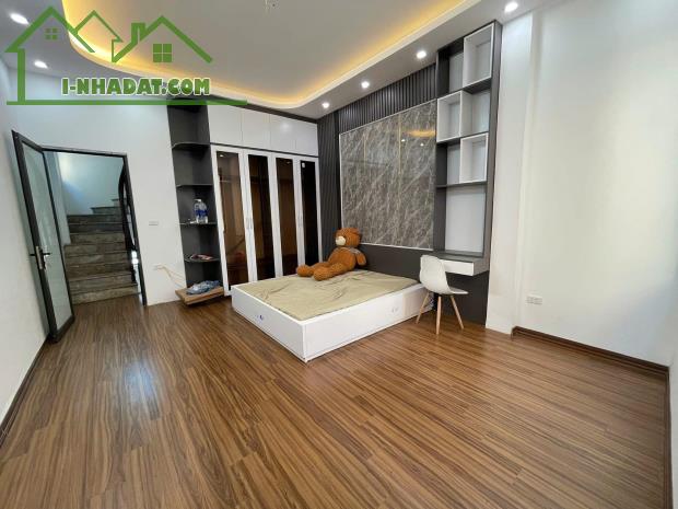 BÁN NHANH NHÀ PHÂN LÔ PHỐ HUỲNH THÚC KHÁNG 45M2 - 4 TẦNG - 4M - 15.5 TỶ - Ô TÔ VÀO NHÀ - 3