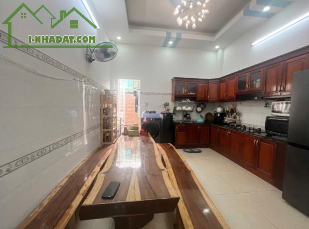 Bán nhà 4 Tầng - 60m2 đất - 2 Mặt Hẻm - đường số 38 - HBC - 5