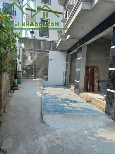 CHỦ CẦN BÁN NHÀ  MỚI XÂY XONG .  PHÚC LỢI LONG BIÊN, CHỈ 15M RA ĐƯỜNG Ô TÔ THIẾT KẾ  5 TẦN - 2