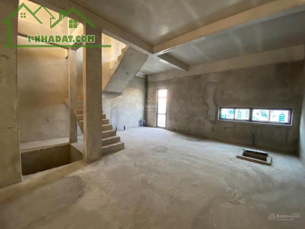 Bán biệt thự Elegant Park Villa Thạch Bàn, 225 triệu/m2, 136m2, giá cực chất ở Long Biên,