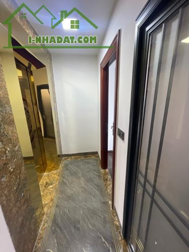Bán nhà mặt phố Nguyễn Gia Bồng Ngọc Thuỵ Long biên 60m 7T MT4m giá 25 tỷ ô tô tránh đỗ - 3