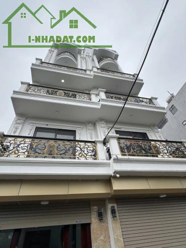 CHÍNH CHỦ  BÁN  NHÀ MỚI. ĐỨC GIANG LONG BIÊN, NỞ HẬU 40m2  5T 1 TUM MT3.7 11 TỶ
