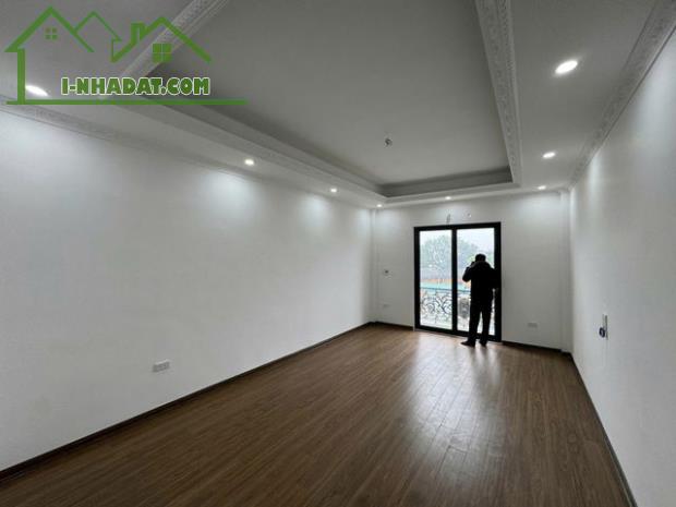 CHÍNH CHỦ  BÁN  NHÀ MỚI. ĐỨC GIANG LONG BIÊN, NỞ HẬU 40m2  5T 1 TUM MT3.7 11 TỶ - 2