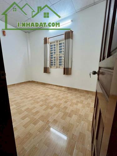 Bán nhà 3 tầng, 3 phòng ngủ, 120m2 sàn, chỉ hơn 5tỷ, Tăng Nhơn Phú B - 1