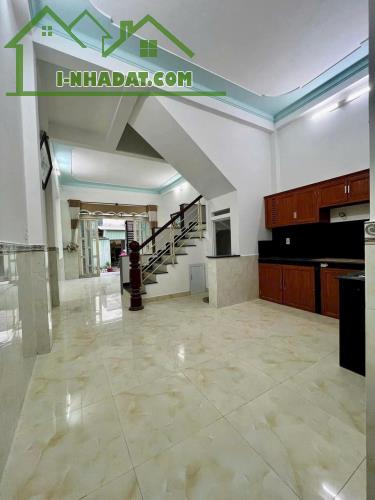 Bán nhà 3 tầng, 3 phòng ngủ, 120m2 sàn, chỉ hơn 5tỷ, Tăng Nhơn Phú B - 2