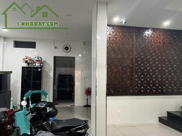 Cho thuê nhà mặt tiền Trịnh Đình Trọng, P.Phú Trung, Tân Phú-Diện tích: 8x27_Giá - 3
