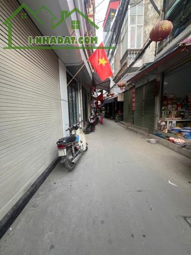 Kèo ngon! 
Nhà đẹp NGUYỄN TRÃI, 5 tầng, 30m2, gần ô tô, vài bước ra phố, chỉ 5.3 tỷ!