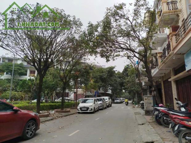 Bán Nhà 5 tầng Chiến Thắng Văn Quán– Mặt vườn hoa -Vỉa hè rộng– 100m², 19 tỷ