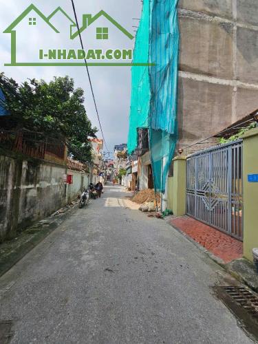 SIÊU PHẨM GIANG BIÊN - VỊ TRÍ ĐẮC ĐỊA - ĐƯỜNG ÔTÔ TRÁNH - CĂN NHÀ NỞ HẬU - THÔNG SỐ ĐẸP.