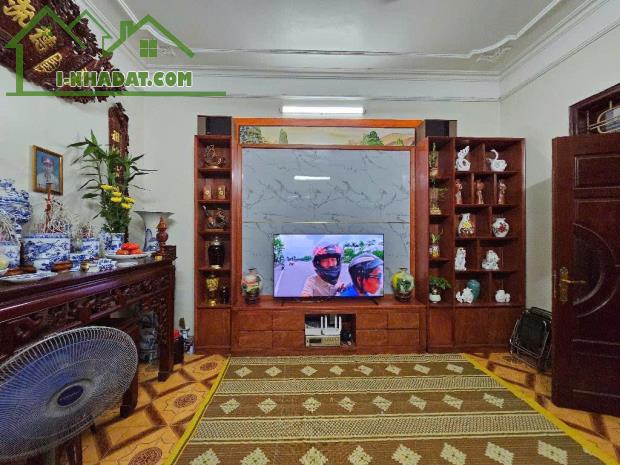 SIÊU PHẨM GIANG BIÊN - VỊ TRÍ ĐẮC ĐỊA - ĐƯỜNG ÔTÔ TRÁNH - CĂN NHÀ NỞ HẬU - THÔNG SỐ ĐẸP. - 2