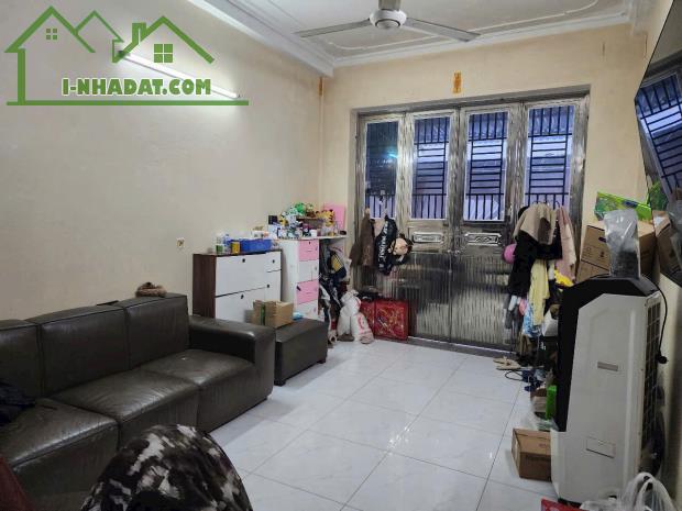 Bán nhà dân xây Khu TĐC Thạch Bàn đường Ô Tô Tránh vỉa hè. 38m x 3T. Lh 0965858116 - 1